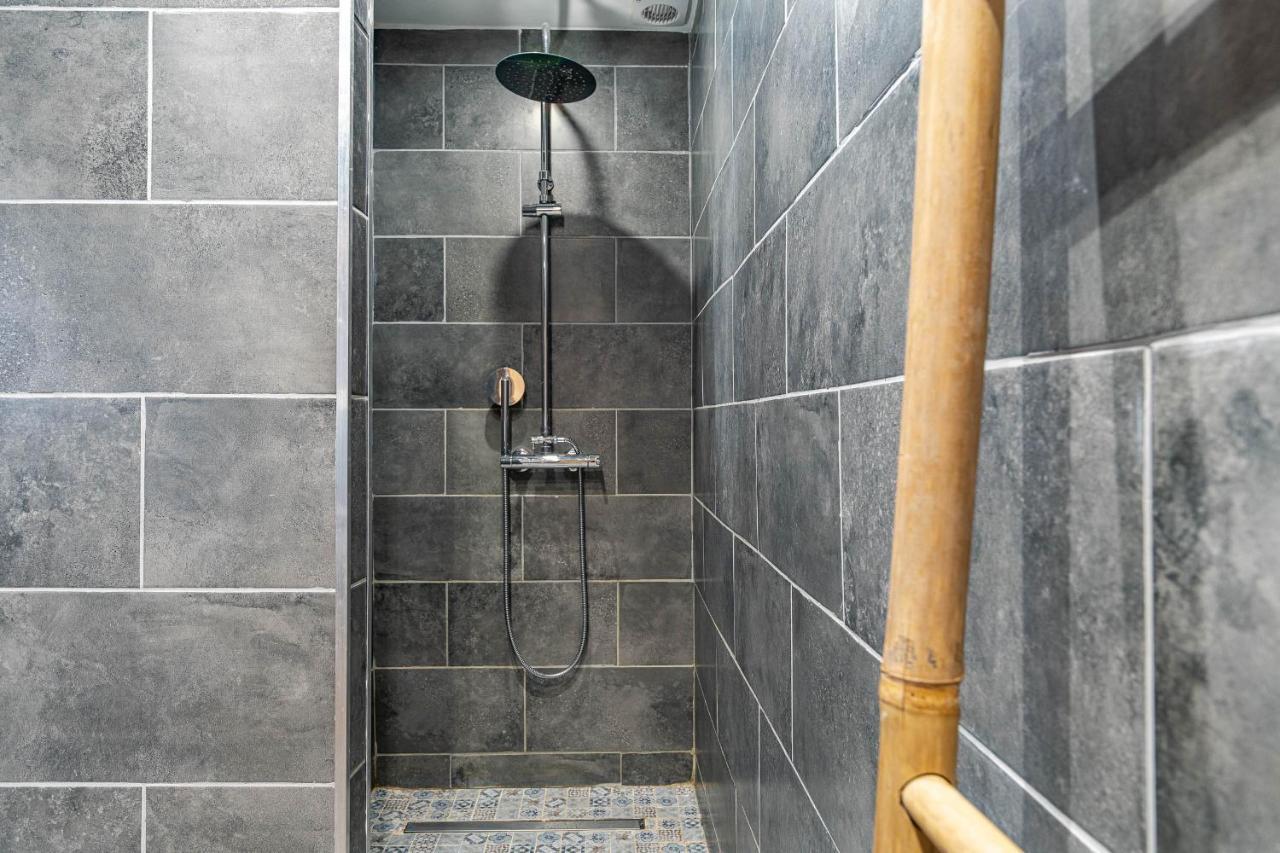 Decorated 2 Bedrooms Air Conditionning, Center Apartment